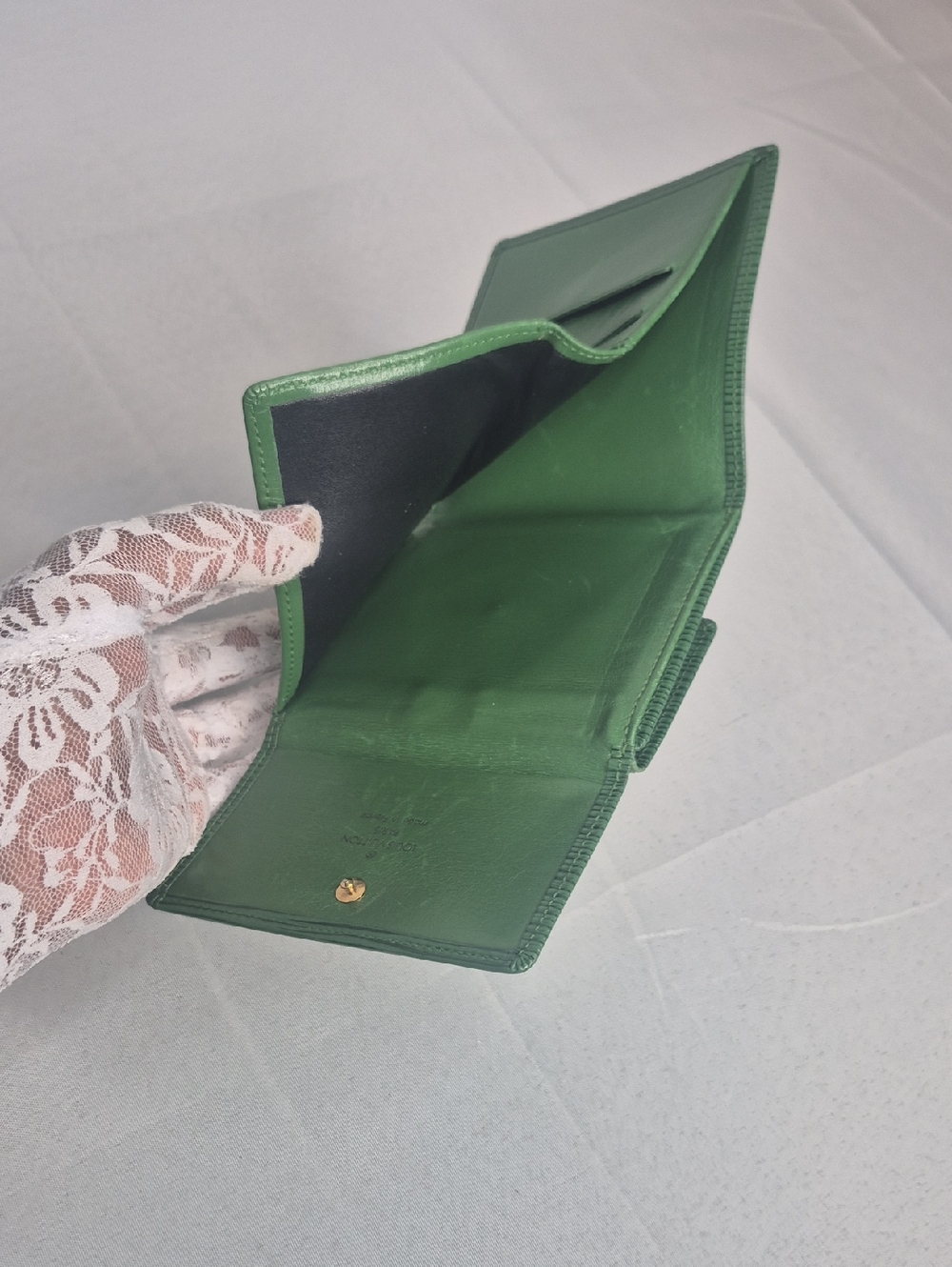 Louis Vuitton EPI Green Trifold Wallet - Picture 8 of 17